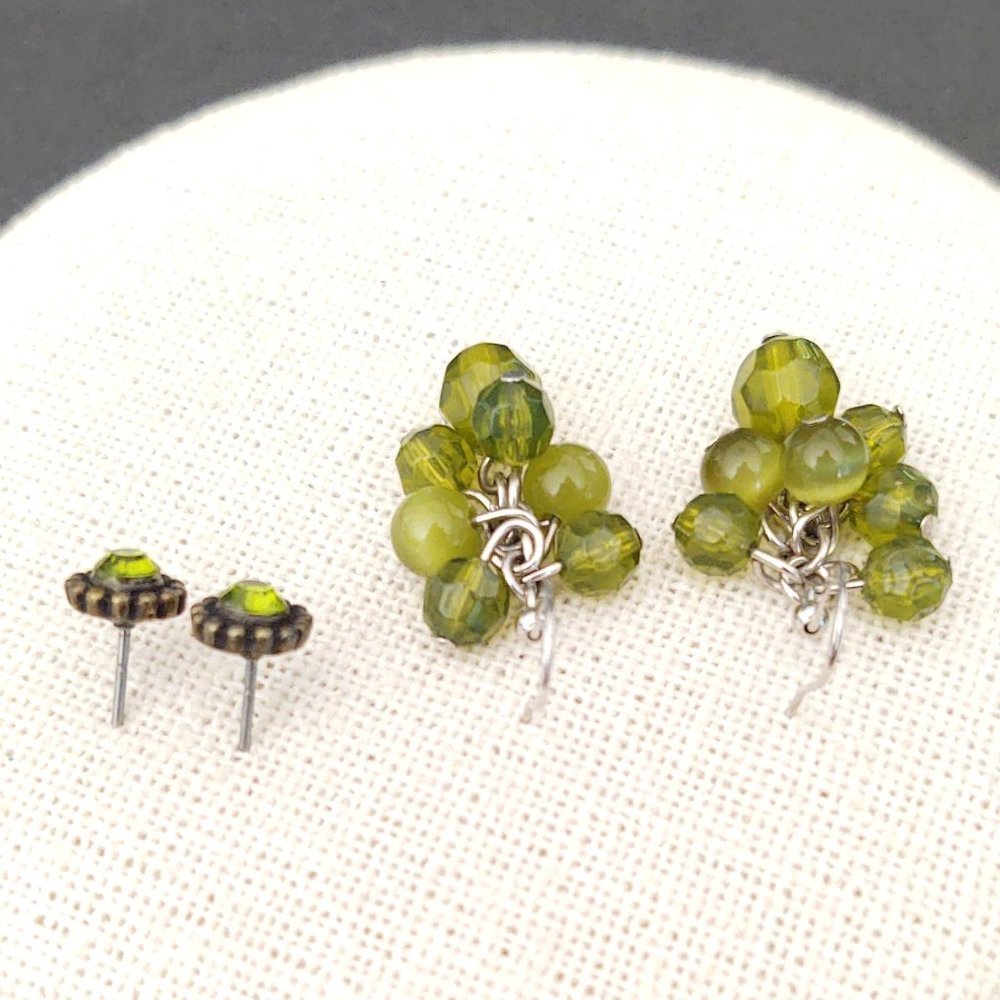 Pair of green glass earrings - Picture 6 of 7